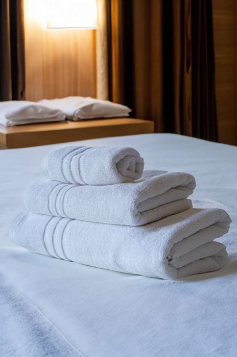 OLIMA HIGH-QUALITY HOTEL TOWEL - White, #FFFFFF<br><small>UT-olh500wh-30x50</small>