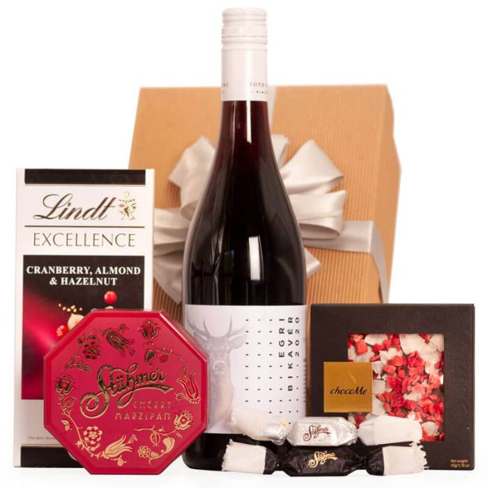 DÓRI KARÁCSONYI CSOMAGJA