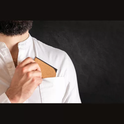 Fém névjegykártyatartó parafa felülettel