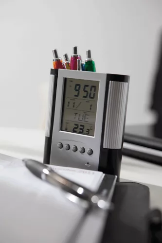 BUTLER - LCD-kijelzős ébresztőóra