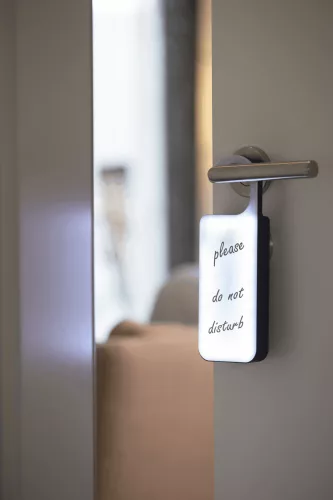 DO NOT DISTURB - LED - es ajtókilincs akasztó