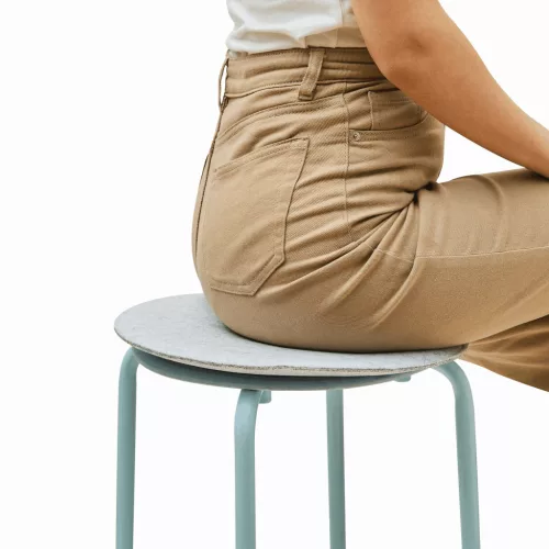 SIT DOWN - filc ülőpárna (szürke)