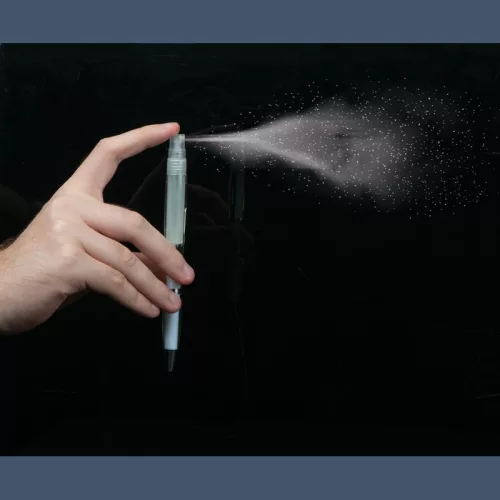 Spray golyóstoll