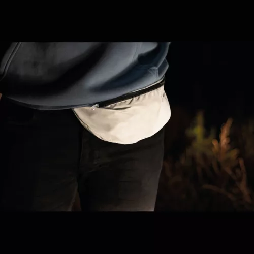 Övtáska fényvisszaverős anyagból