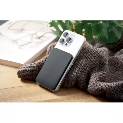 Vékony mágneses powerbank 20W