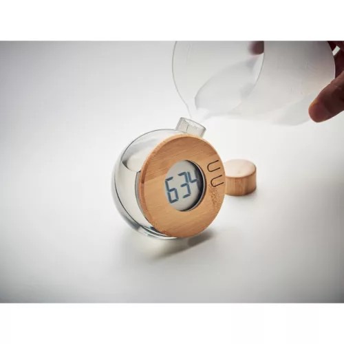 Vízzel működő bambusz LCD óra